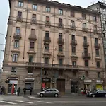 Meneghino Apartahotel